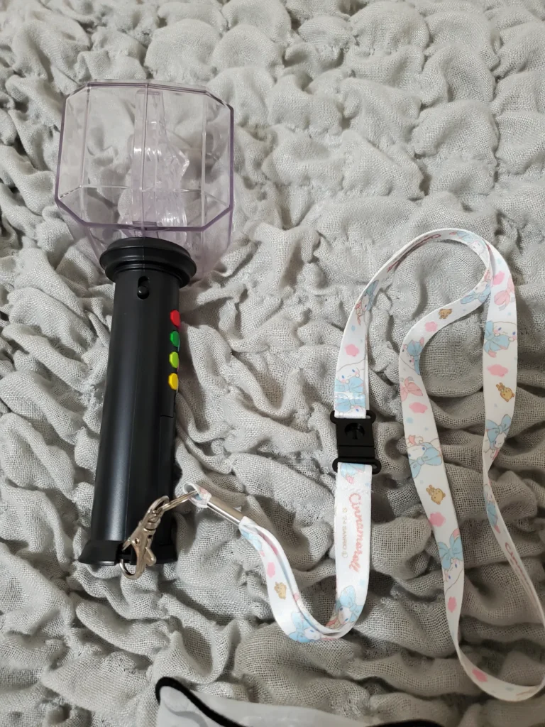 100円ストラップ