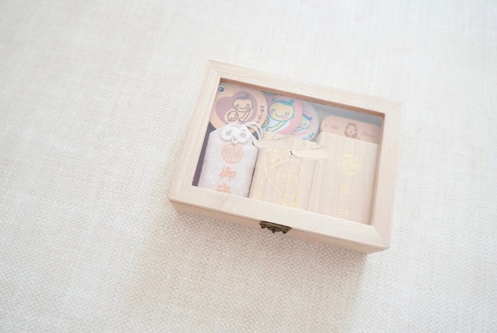 100均小物用鍵付きボックス