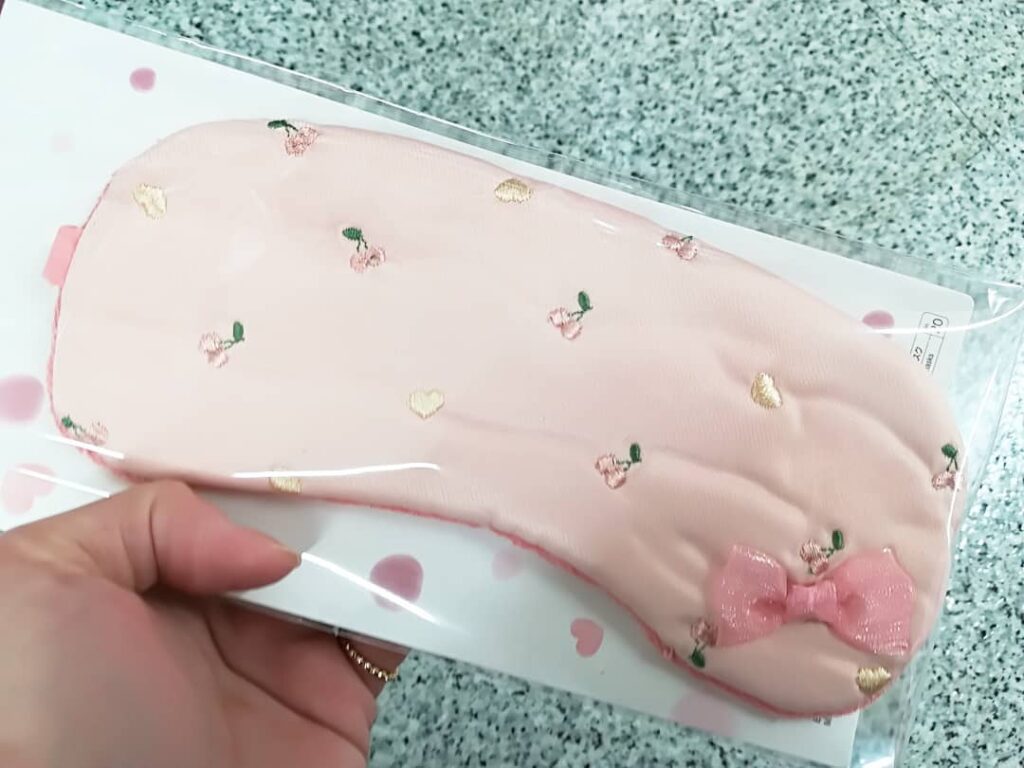 「柔らかい100円アイマスク」