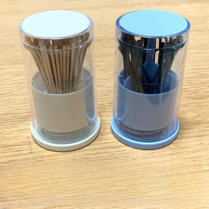 透明100均爪楊枝ケース
